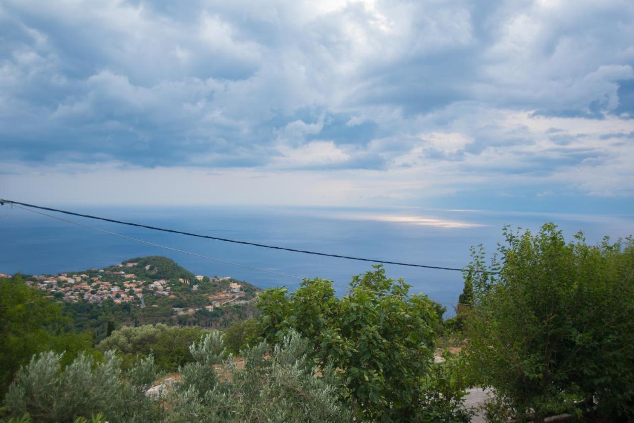 Lefkas *